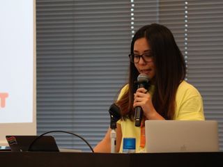 Lady giving a speech