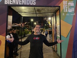 vinicius colaborador ci&t em sua chegada a colombia