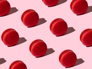 Red macaruns pattern