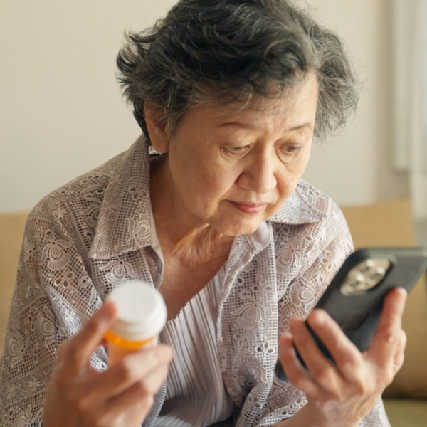 Paciente usando tecnologia de sa&uacute;de